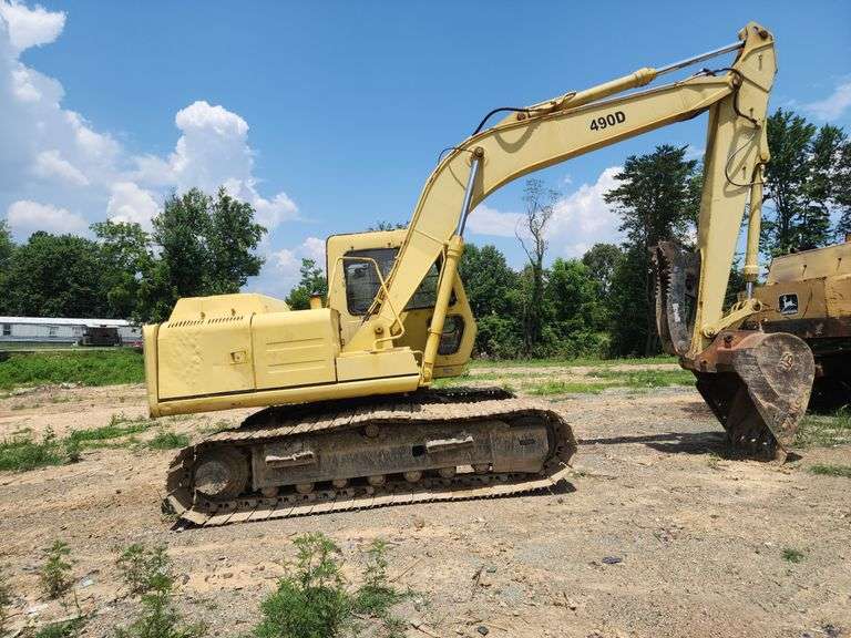 John Deere 490D Excavator