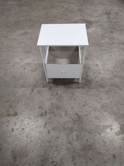 1 DRAWER SIDE TABLE - 18X14X22