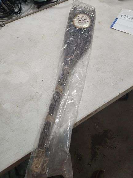 CLASSIC CINNAMON BROOM - 36 INCH -