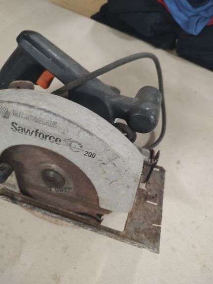 BLACK AND DECKER SKIL SAW