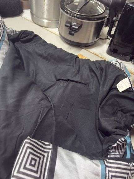 MAINSTAY FULL/QUEEN COMFORTER
