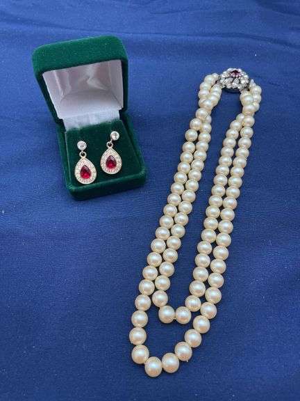 Pearl Necklace and Teardrop Earring Set image