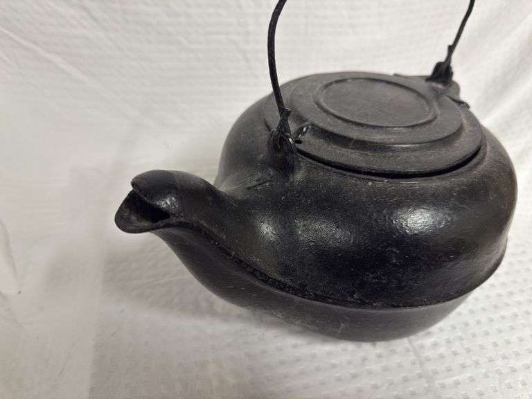 Cast Iron Kettle with Wire Handle