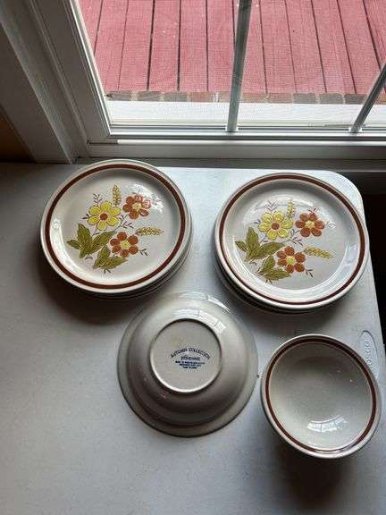 Autumn Collection Stoneware Dishes Made in Japan image