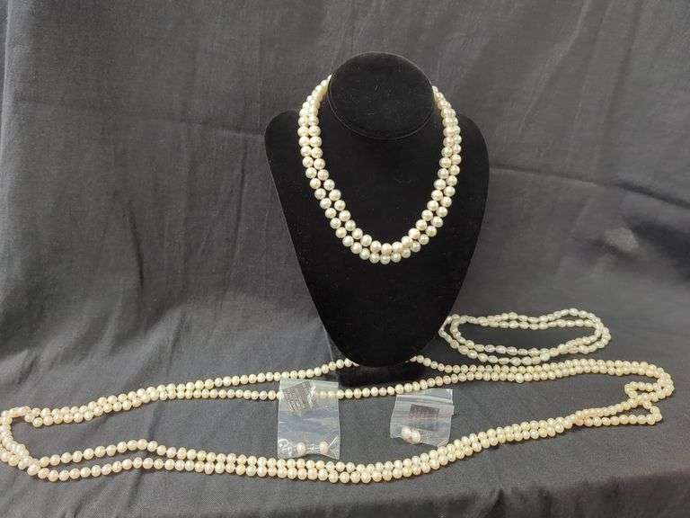 Pearl Necklace, Bracelet, and Earring Set image
