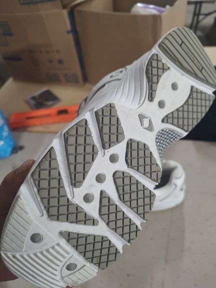 APEX SZ 11 EXTRA WIDE SHOES