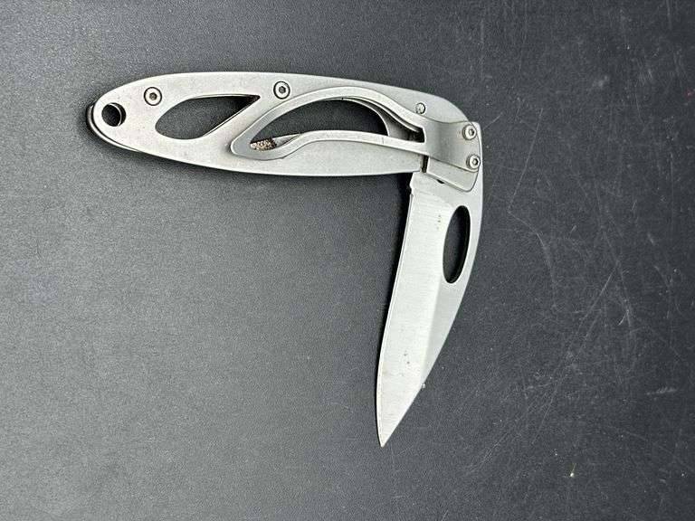 3 Pocket Knives: Camillus, Schrade, and Textured Knife