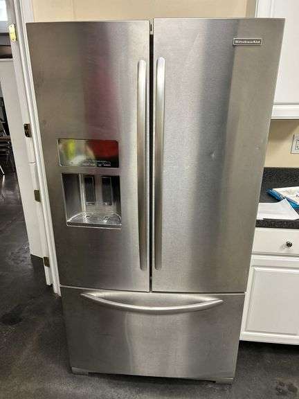 Party Paradise Store Liquidation at Absolute Online Auction