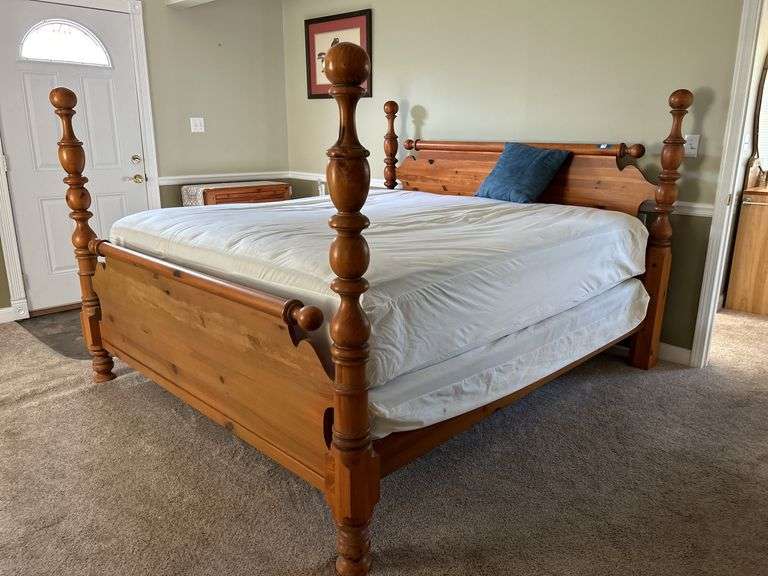 King Size Wooden Ball Post Bed image