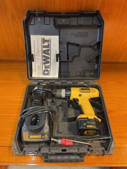 DeWalt 12V Cordless Drill Kit - DW928 image