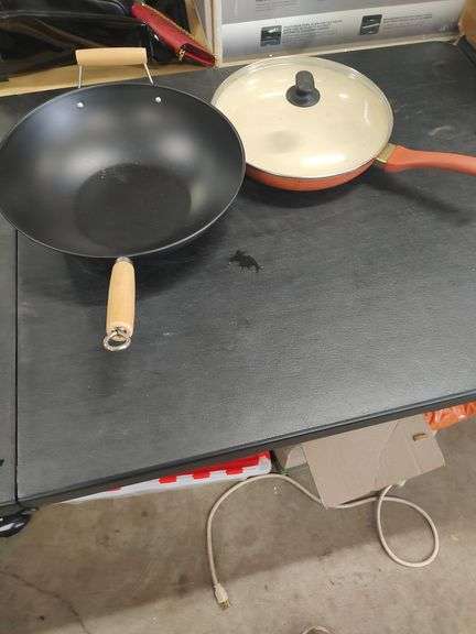 WOK AND SKILLET WITH LID