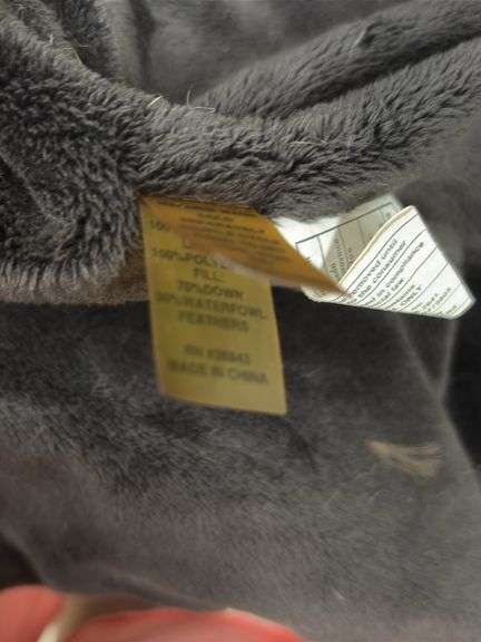 WOMENS- TAHARI- PUFFER COAT WITH HOOD- SIZE M-