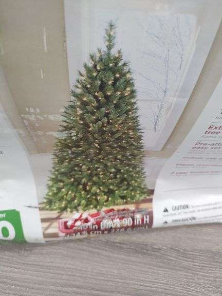7.5 FT PRE LIT KENNEDY FIR CHRISTMAS TREE
