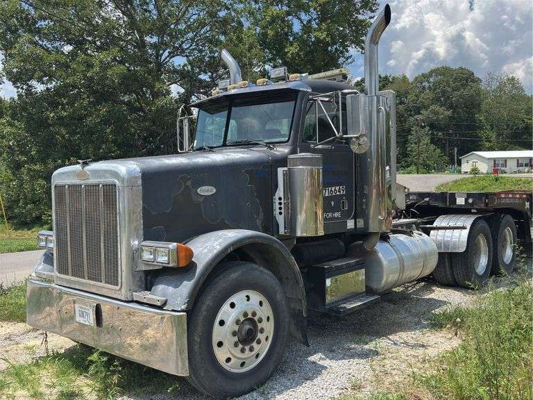 1996 Peterbilt Semi Truck Tractor  and Landoll Trailer