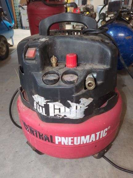 Central Pneumatic 6 Gallon 150 PSI Air Compressor