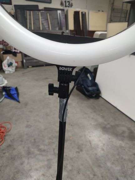2 RING LIGHTS ON STANDS