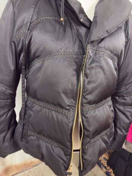 WOMENS- TAHARI- PUFFER COAT WITH HOOD- SIZE M-