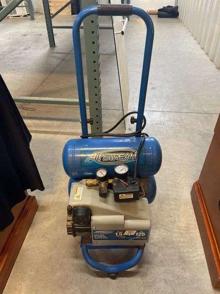 Airstream 1.5 HP 4 Gallon 125 PSI Air Compressor image