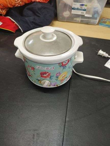 THE PIONEER WOMAN SMALL CROCK POT WITH WARM CONTROL image
