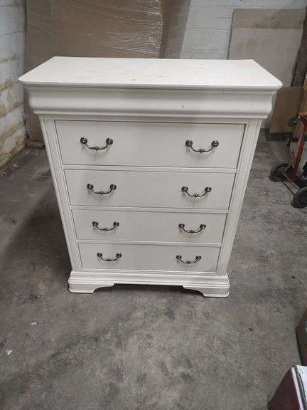 HAVERTYS 5 DRAWER CHEST - 1 DRAWER IS HIDDEN - SOME FINISH SCUFFS - 36X18X44