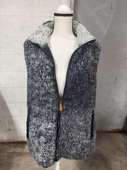WOMENS- SIZE L- PRISSY JANE- SHERPA VEST- image