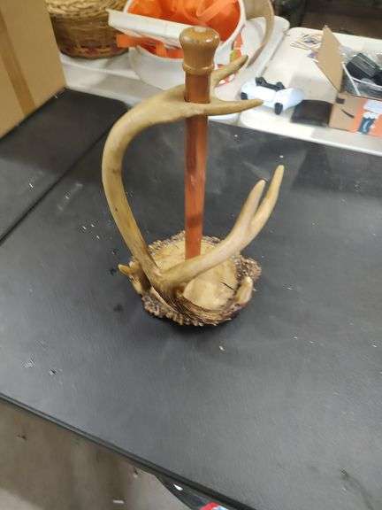 DEER ANTLER PAPER TOWEL HOLDER WITH SALT AND PEPPER HOLDER AND COASTER