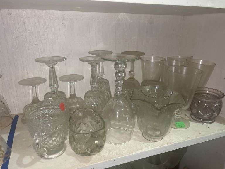 Mixed Lot of Assorted Glassware image