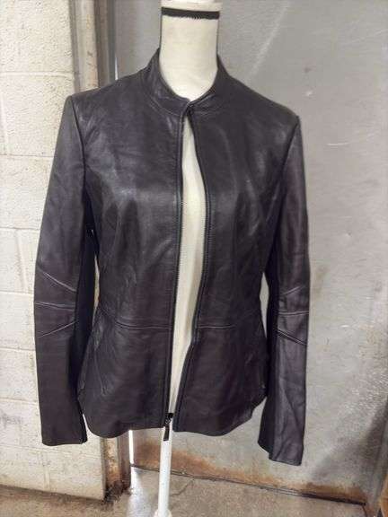 WOMEMS-TTHARI- SHELL- 100%- GENUINE LAMB SKIN- SIZE  L- image