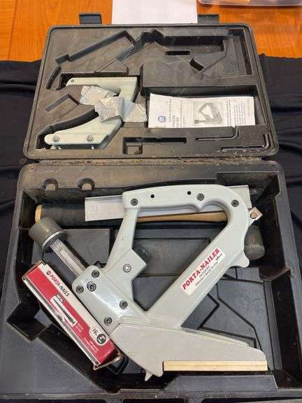 Porta-Nailer Model 402 Flooring Nailer Kit with Hammer and Nails image
