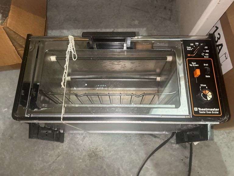 Toastmaster Toaster Oven Broiler image