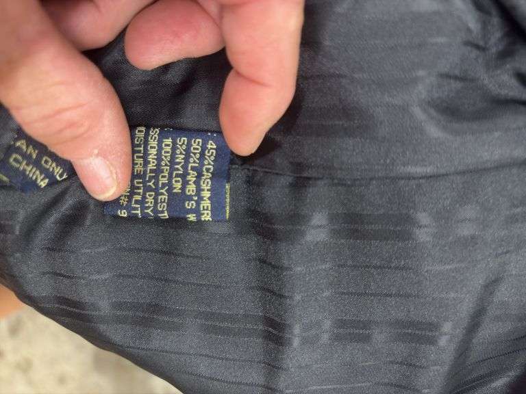 NORMAN WELLS- QUALITY CERTIFIED- FABRIC DESIGNED IN ITALY- MENS-CASHMERE JACKET-SIZE 46L-