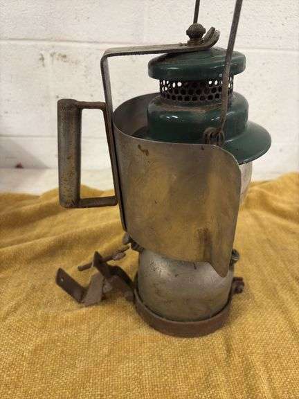 VINTAGE COLEMAN CAMPING LANTERN WITH PYREX GLASS, HEAT AND REFLECTOR SHIELD, AND CLAMP