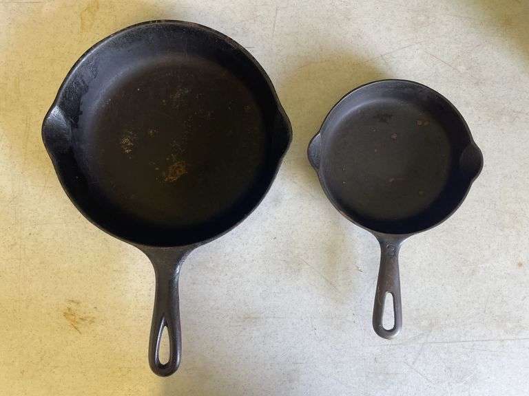 Griswold Cast Iron Skillet Set - Sizes 8 and 3