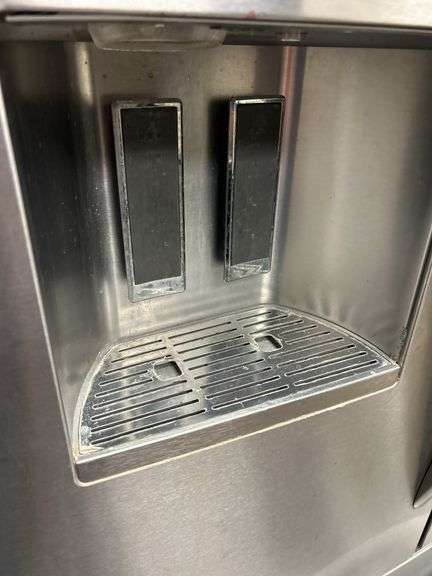 KitchenAid Refrigerator with Ice/Water Dispenser