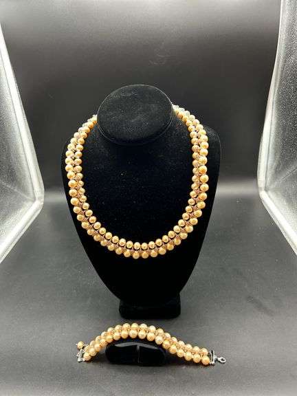 Elegant Pearl Necklace and Bracelet Set image