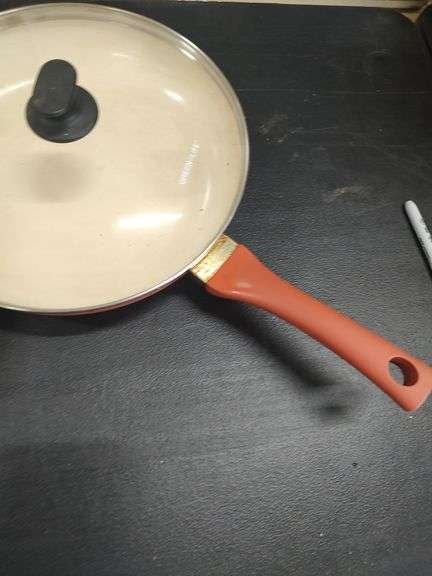 WOK AND SKILLET WITH LID