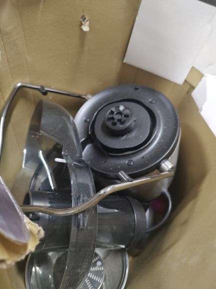 WEST BEND 800 WATT JUICER