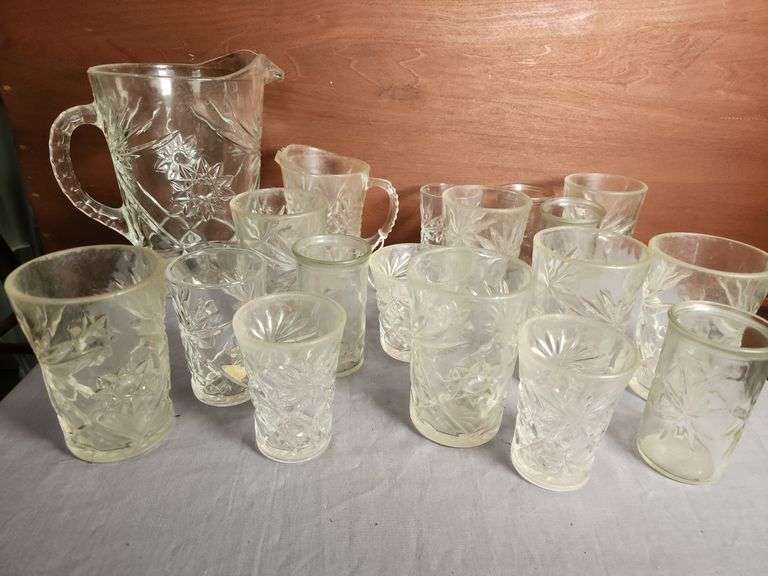 Glass Pitcher and Tumbler Set with Starburst Design image