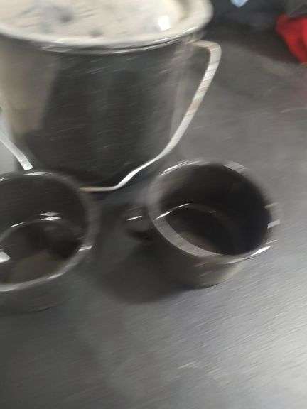 SMALL GRANITE COOKER WITH 2 COFFEE CUPS