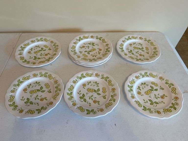 Petite Flora Ironstone Plate Collection - Made in Japan image