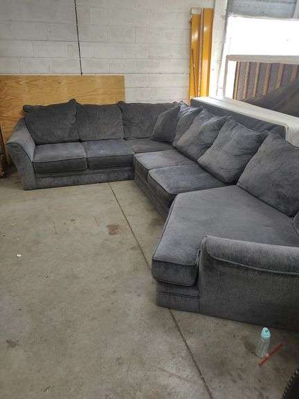 3 PIECE - SECTIONAL COUCH - CHARCOAL GRAY - COUPLE BOARDS LOOSE IN BACK DOES NOT AFFECT SITTING