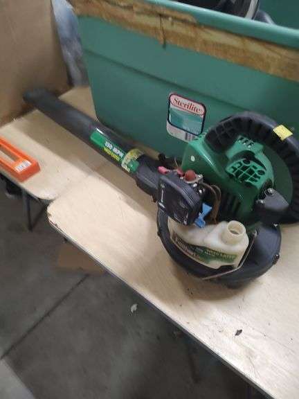 WEED EATER GAS BLOWER - NEEDS PULL CORD PUT BACK AND MISSING GAS LID