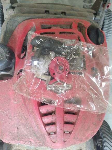 TROY BILT 21 INCH PUSH MOWER WITH 6.75 HP BRIGGS AND STRATTON ENGINE - NEEDS A PULL ROPE