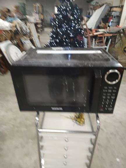 FRIGIDAIRE 900 WATT MICROWAVE
