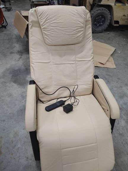 ZERO GRAVITY RECLINING CHAIR