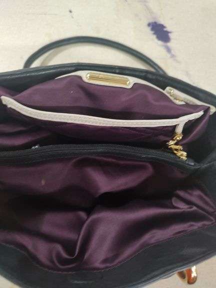 B MAKOWSKY LEATHER PURSE