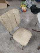 VINTAGE DINING TABLE WITH 4 MATCHING CHAIRS