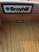 Broyhill Furniture Entryway Table