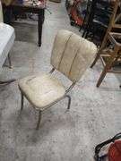 VINTAGE DINING TABLE WITH 4 MATCHING CHAIRS