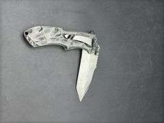 3 Pocket Knives: Camillus, Schrade, and Textured Knife